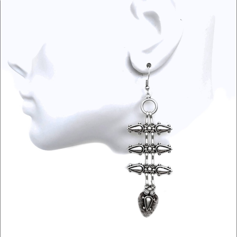 BOHO silver drop earrings NWOT